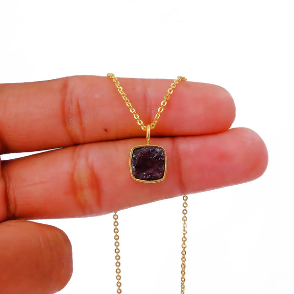 El Joyero Raw Garnet Gemstone Necklace